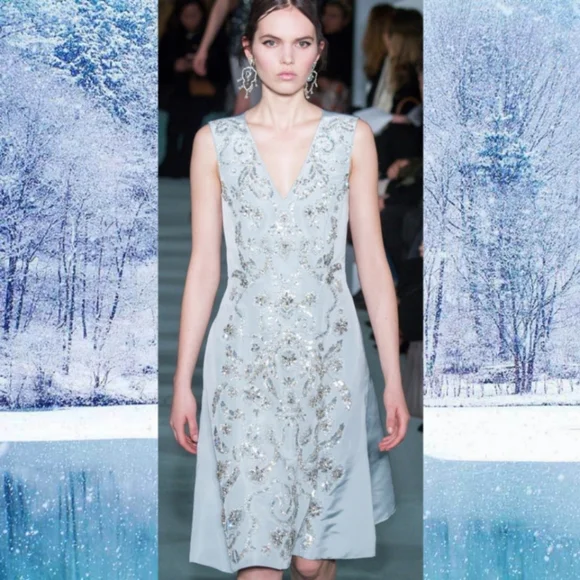 *$7,000 OSCAR DE LA RENTA EXCLUS SILK LIGHT BLUE CRYSTAL EMBROID RUNWAY DRESS 8